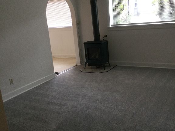 4th image of 256 Burwell St APT 102