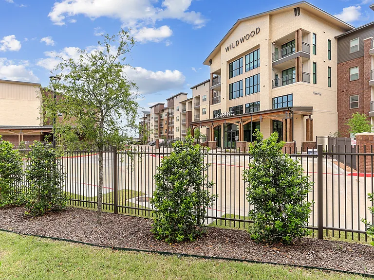 Wildwood Luxury Urban Homes — Photo 21