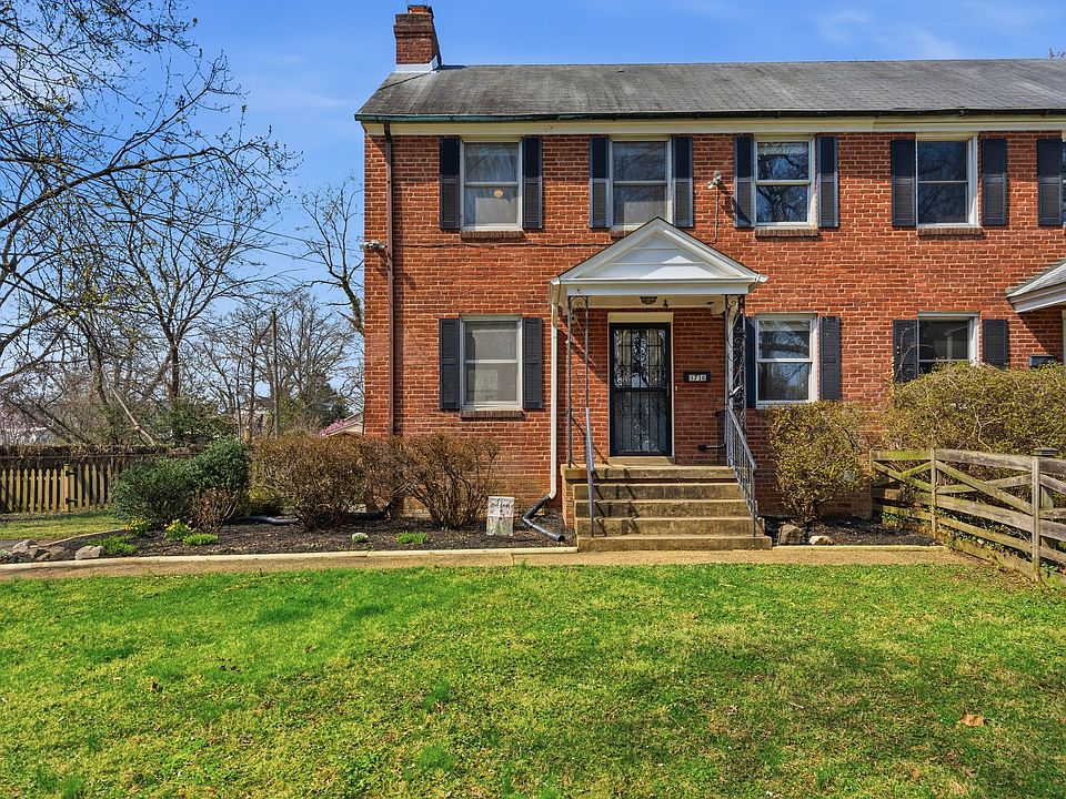 1st image of 3718 Farr Ave