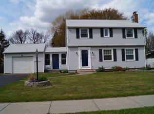 184 Dierdre Dr, Rochester, NY 14617