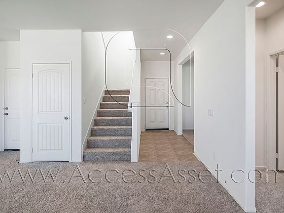4th image of 924 Haviture Way