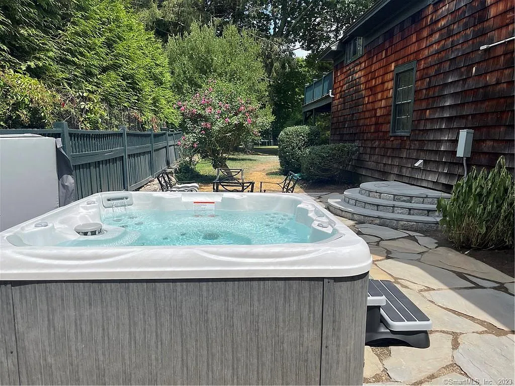 2 bed, 2.0 bath, 2153 sqft, $15,900 — Photo 4
