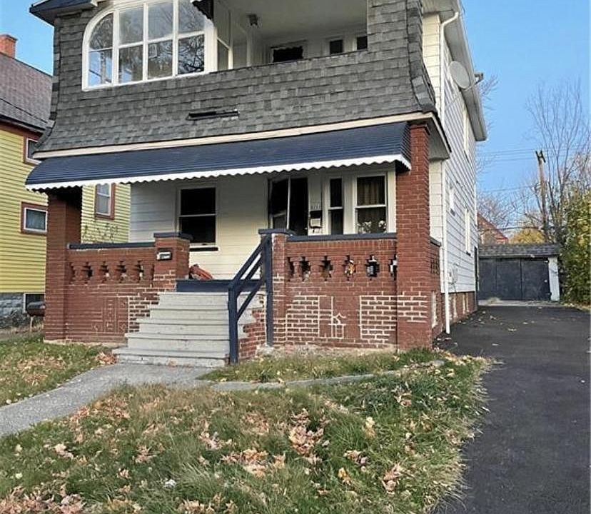 1st image of 3217 E 132nd St #2