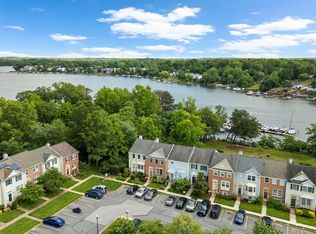 1328 Hollow Glen Ct, Baltimore, MD 21226