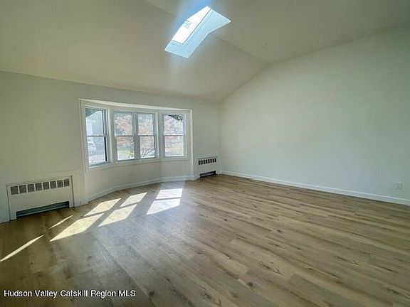 4th image of 16 Birchwood Drive S