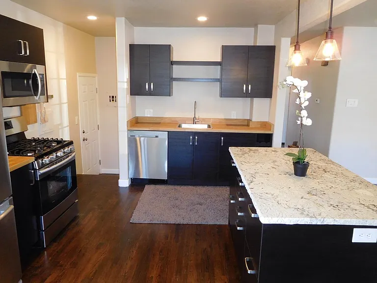 1399 Scranton St — Photo 4