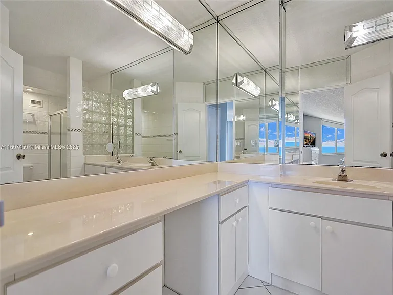 3725 S Ocean Dr #1506 — Photo 10