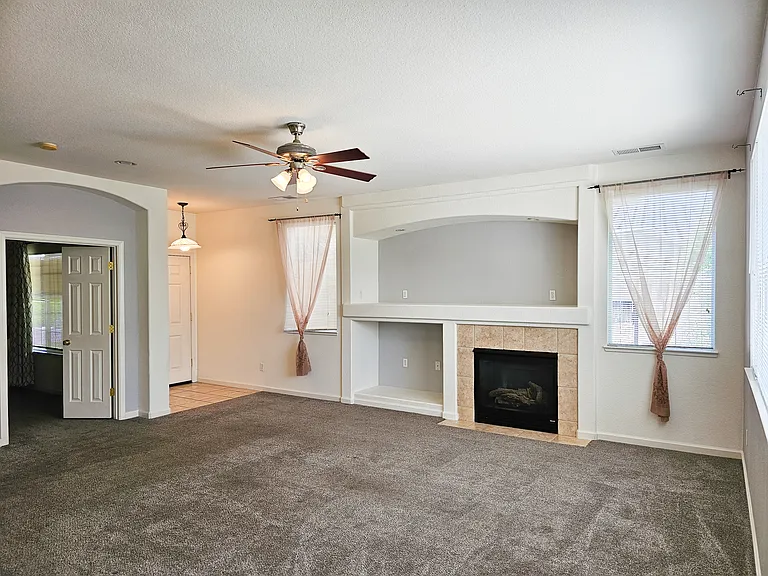 1870 Cliffhanger Dr — Photo 7