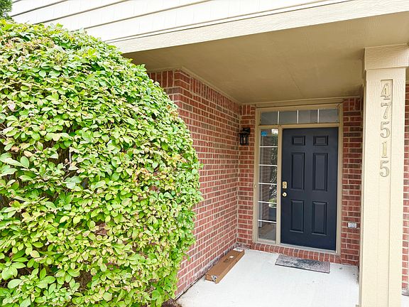2nd image of 47515 Ormskirk Dr