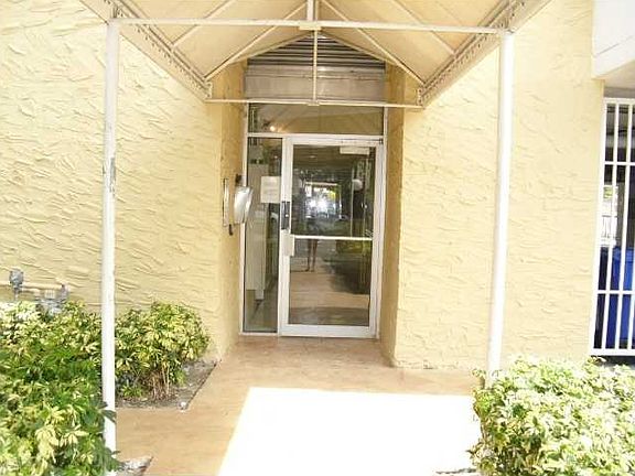 2nd image of 2020 NE 135th St APT 910