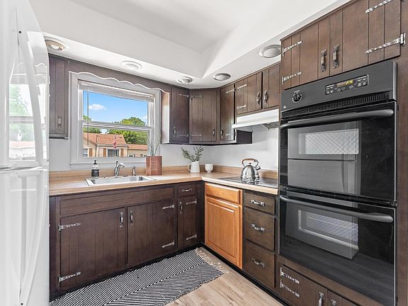 5th image of 2801 Vermillion St