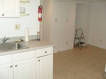 4th image of 2543 W Walton St #G
