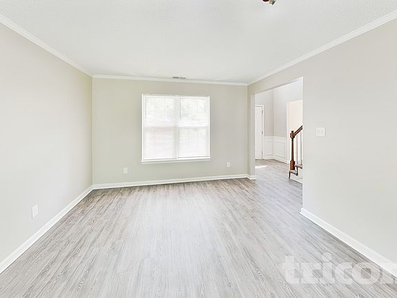 3rd image of 235 Chattaroy Dr