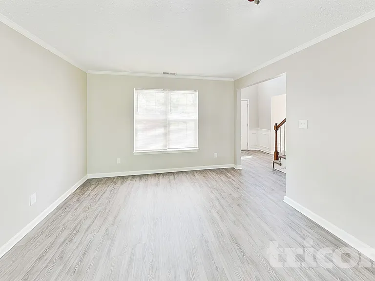 235 Chattaroy Dr — Photo 3