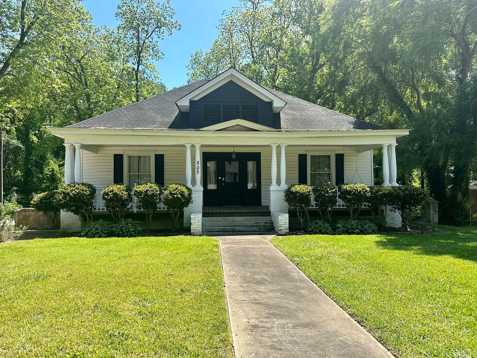 3 bed, 2009 sqft, $3,200 — Photo 1