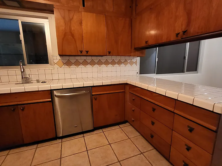 667 Flower Ave #1 — Photo 6