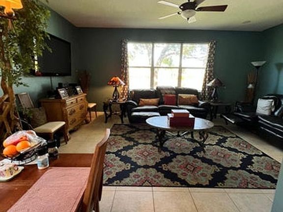 3rd image of 217 Berenger Walk