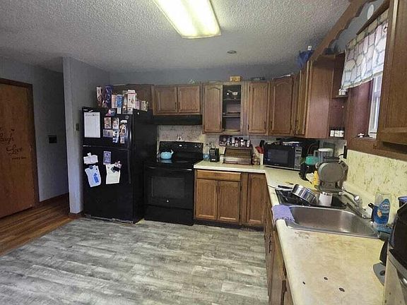 5th image of 9 Pine Grove Drive