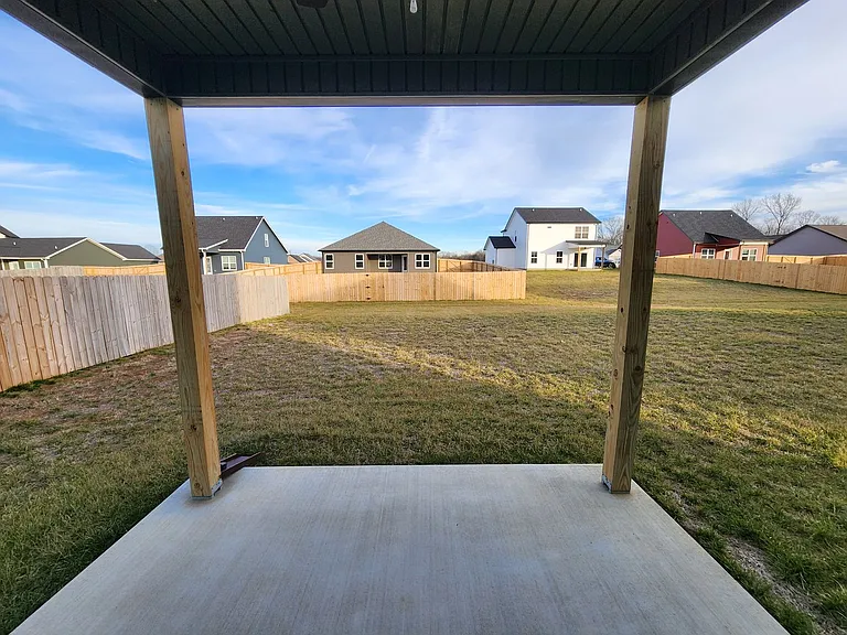 219 Donegal Dr — Photo 29