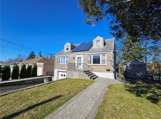 85 Massitoa Rd, Yonkers, NY 10710