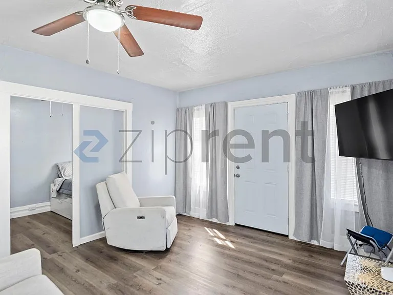 5915 Avenal Ave #5915 — Photo 7