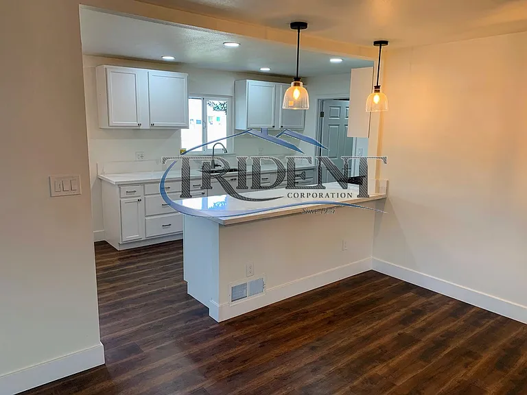 685 N Barrett Rd — Photo 4