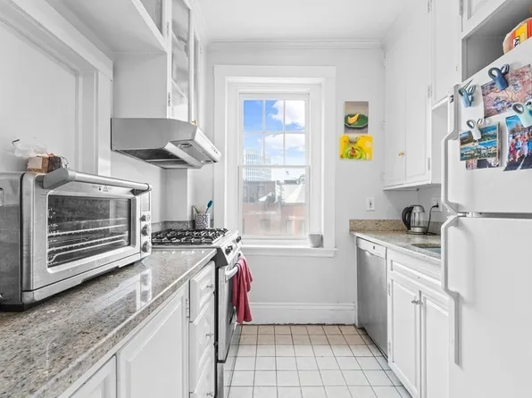 282 Newbury St APT 15, Boston, MA 02116