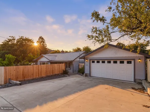 179 School Rd, Miranda, CA 95553