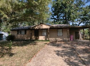 1586 Town And Country Dr, Southaven, MS 38671