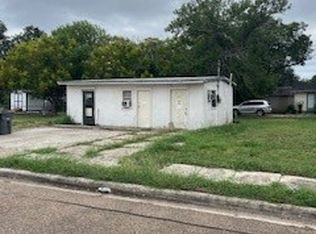 1015 Ash St, Victoria, TX 77901
