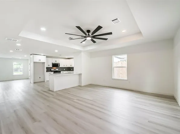 3853 Wentworth St, Houston, TX 77004