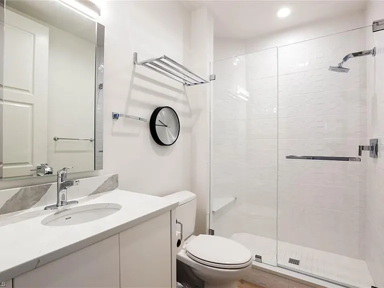 900 5th Ave S #303 — Photo 13