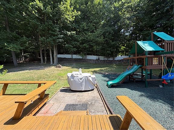5th image of 209 Merriwether Dr