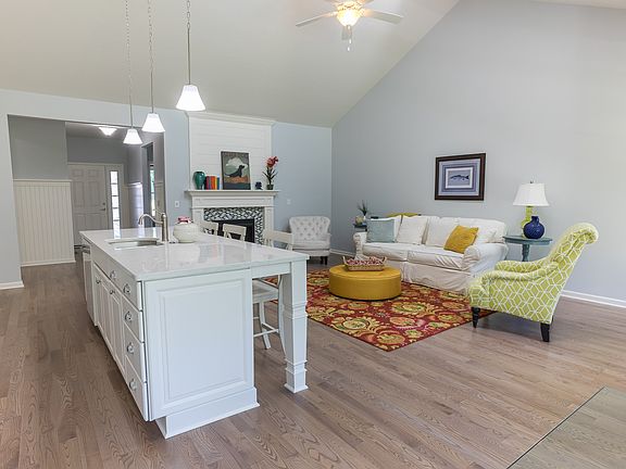 3rd image of 6020 Woodvine
