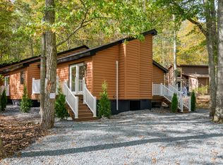 120B Twin Rivers Rd #B, Lackawaxen, PA 18435