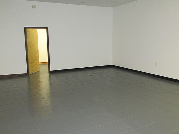 5th image of 1836 8th St NE