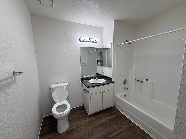 Plumwood Apartments — Photo 5