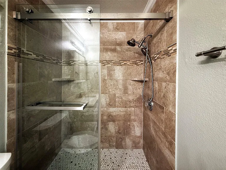 6915 Villita Avenida St — Photo 10