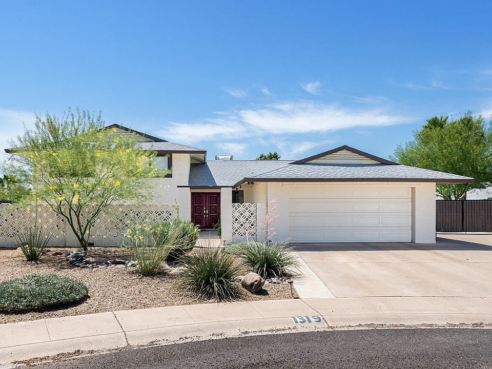 1st image of 1319 E Manhatton Dr