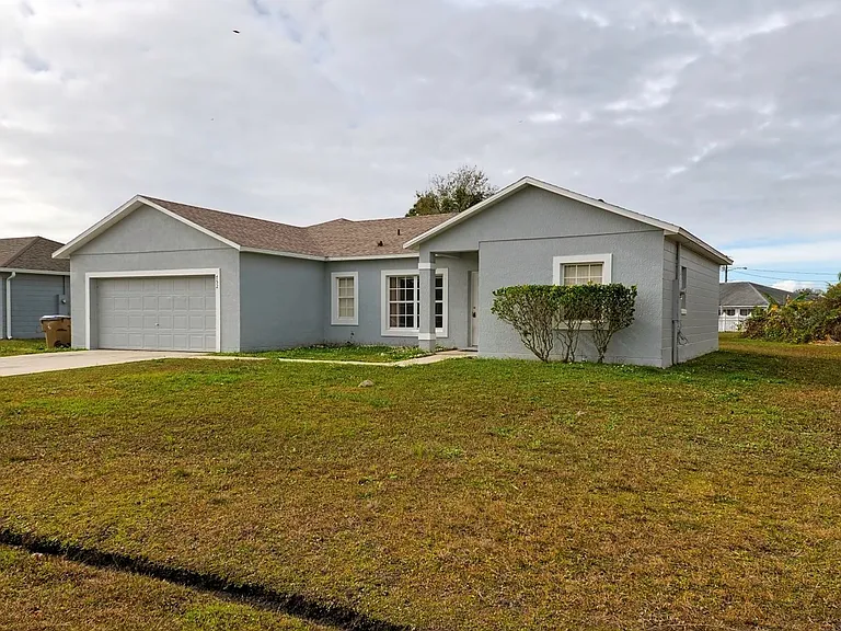752 Paris Dr — Photo 16