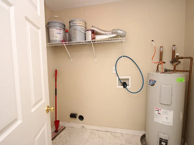 2289 Wyatt St — Photo 11