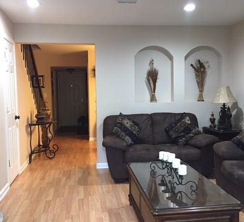 4th image of 1326 Tishman Ln