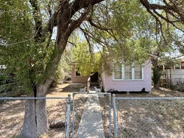707 N San Zeferino St, Rio Grande City, TX 78582