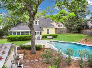 517 W Sidnor St, Alvin, TX 77511