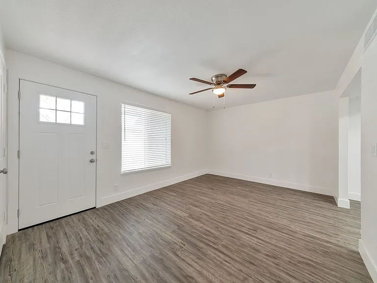 1001 W Flint St — Photo 33