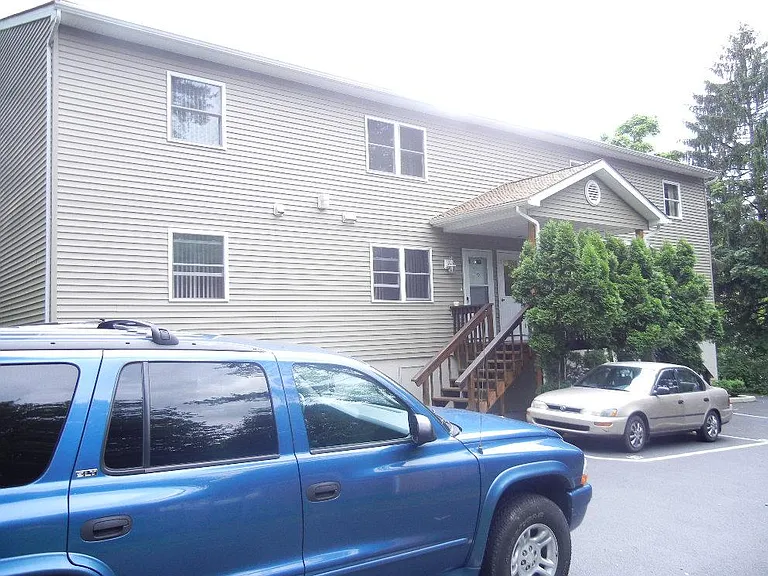 111 E 5th St #5 — Photo 2