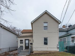 205 S Park Ave, Waukegan, IL 60085