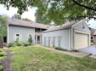 858 Woodcross Ct, Avon, IN 46123