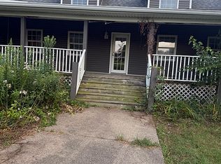 3074 Cole Hollow Rd, Pekin, IL 61554