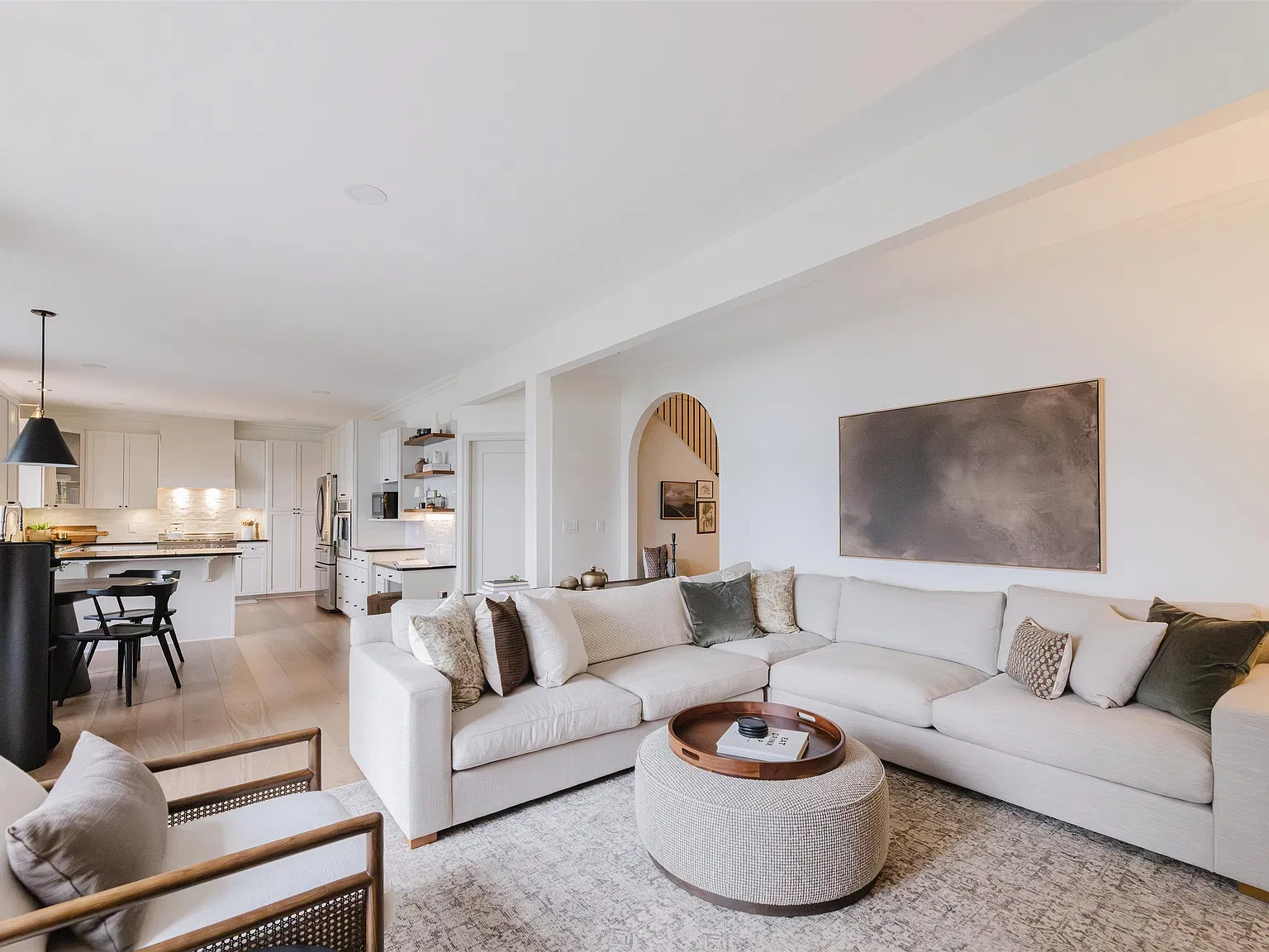 5 bed, 5220 sqft, $7,500 — Photo 3